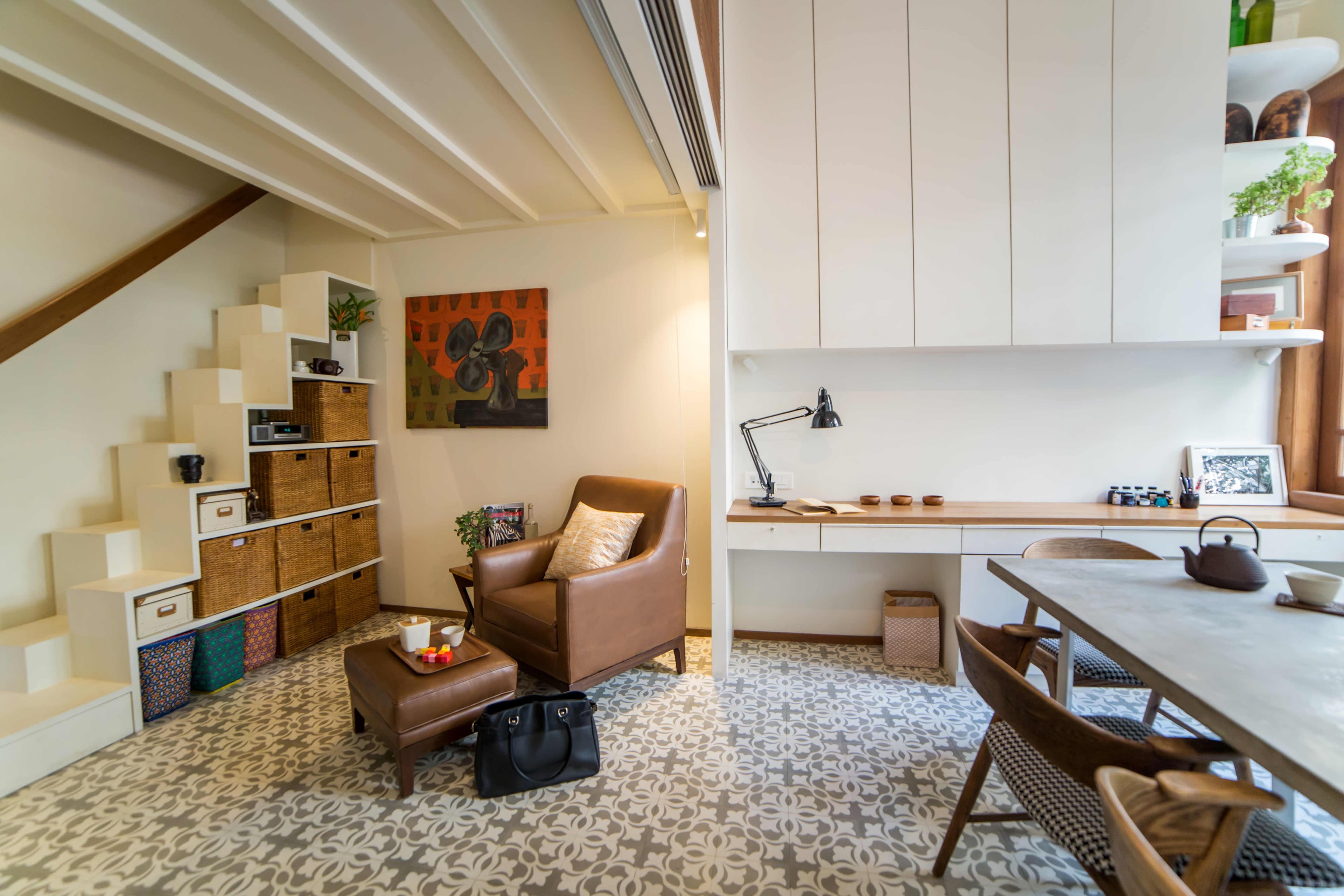 Lawyer's office image 3